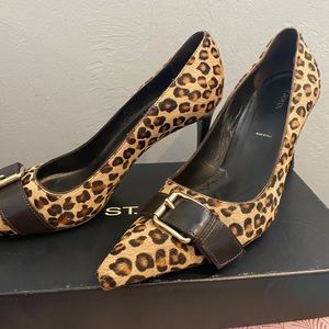 Vintage St. John cheetah print heels
